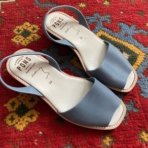 PONS Avarca Wedge in a gray/blue